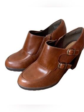 CLARKS Artisan Elipsa Mae Apron Toe Block Booties Brown Heels Women's Size 7